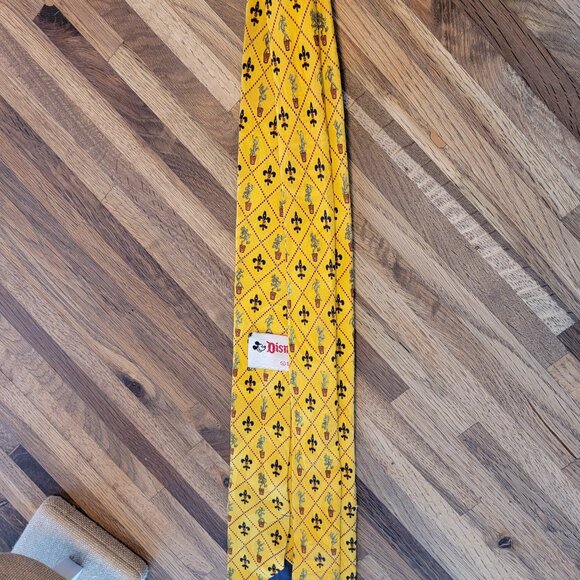 Mickey Mouse Disneyland Yellow Silk Vintage Necktie - Picture 7 of 10